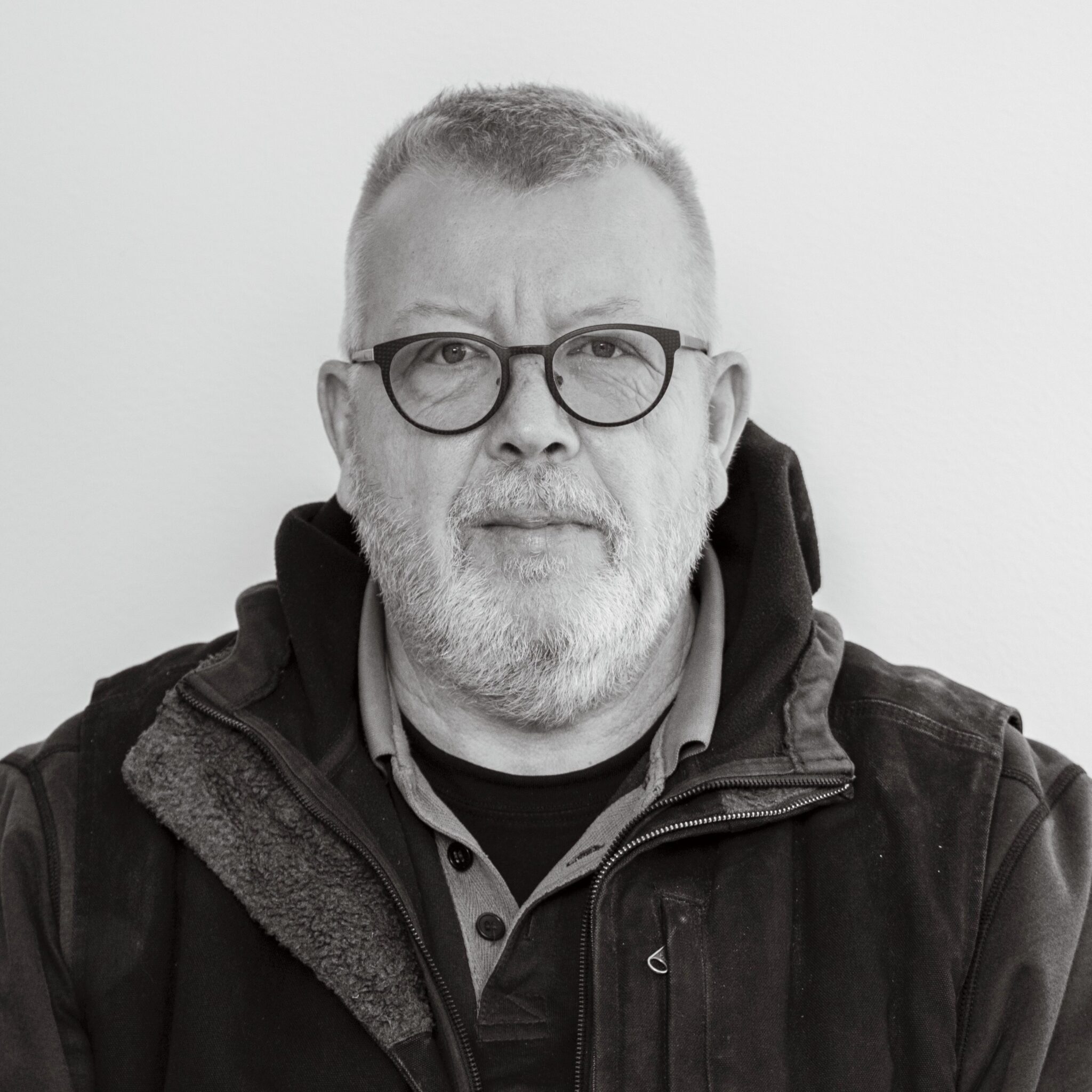 Henrik er gartner og gårdmedarbejder hos dankbar og stu sjælland som er en skole roskilde